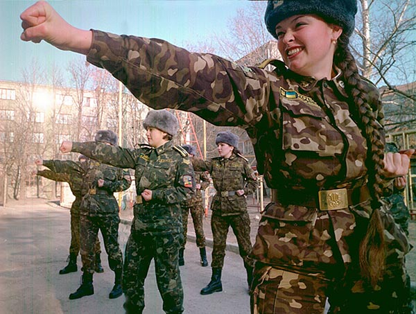 Soldatesse ucraine (fonte: www.miliwoman.com)