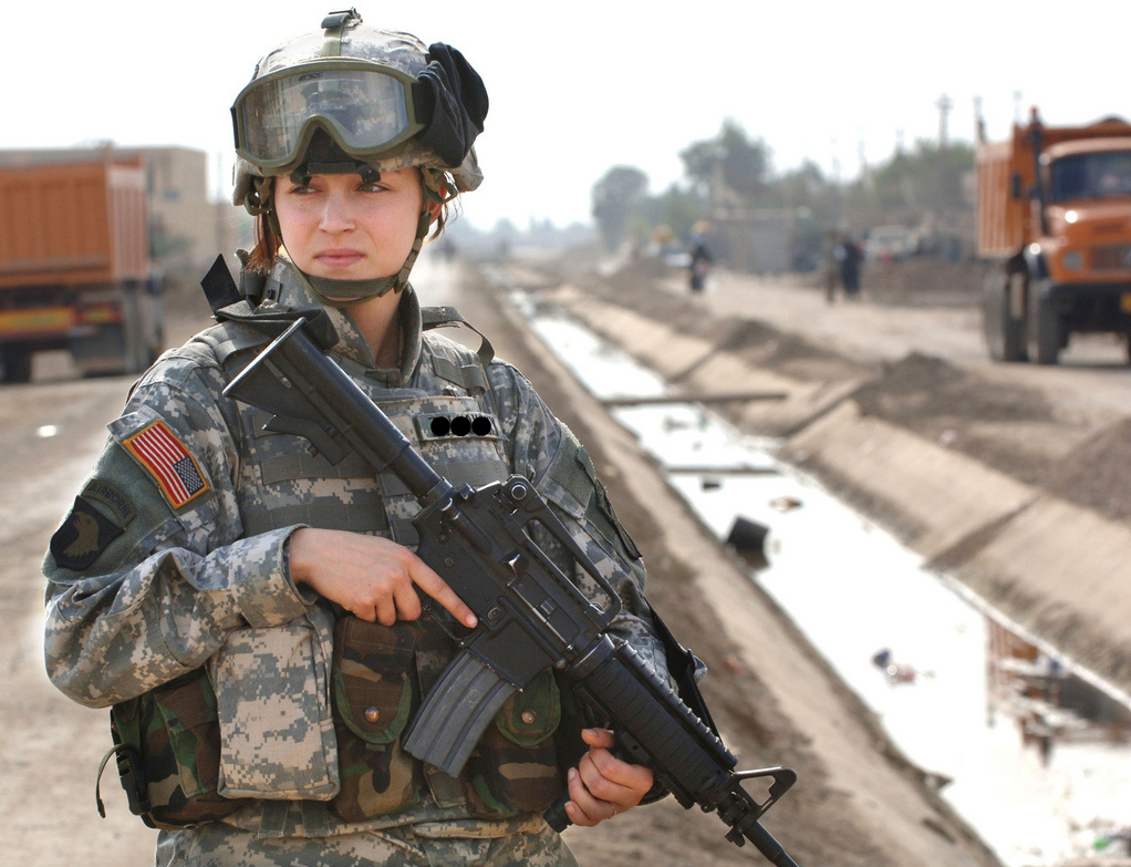 Soldatessa americana: (Fonte: www.miliwoman.com)